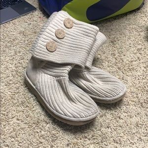 White knitted uggs(on hold)